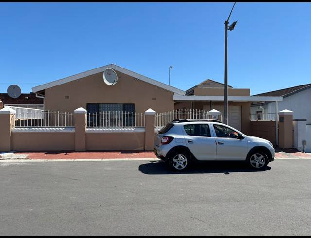 3 BEDROOM FREEHOLD FOR SALE IN GUGULETU